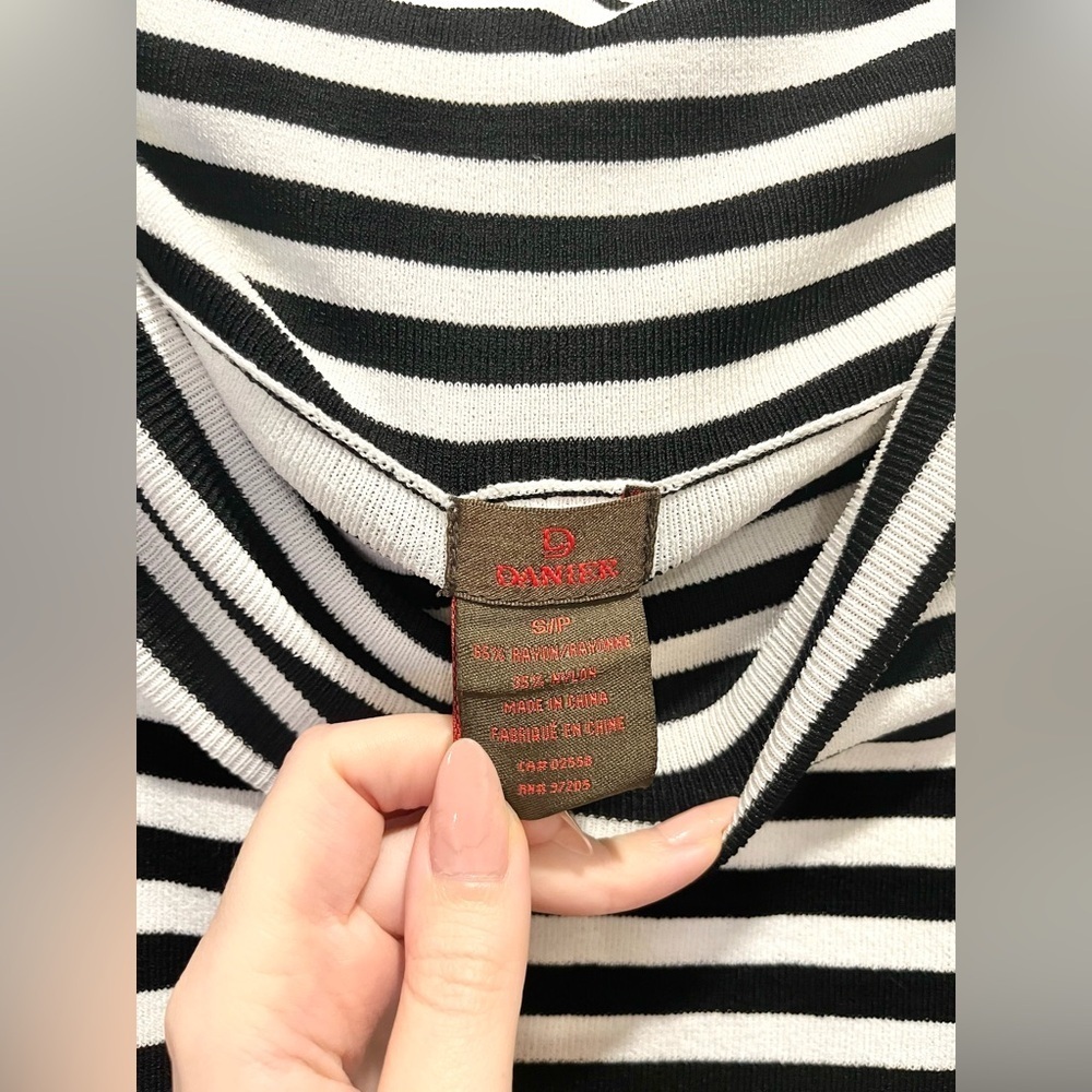Danier Black White  Striped y2k Off the Shoulder Stretch Short Sleeve Blouse Top - Picture 5 of 5